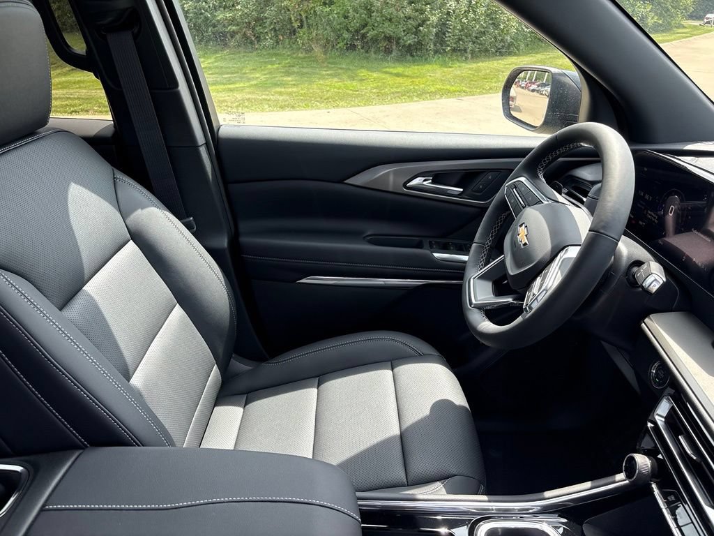 2027 Chevrolet Traverse LT - Photo 32