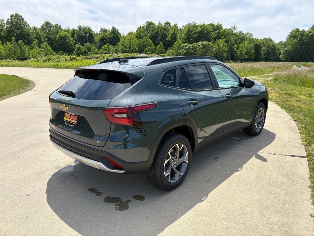 2026 Chevrolet Trax LT - Photo 9
