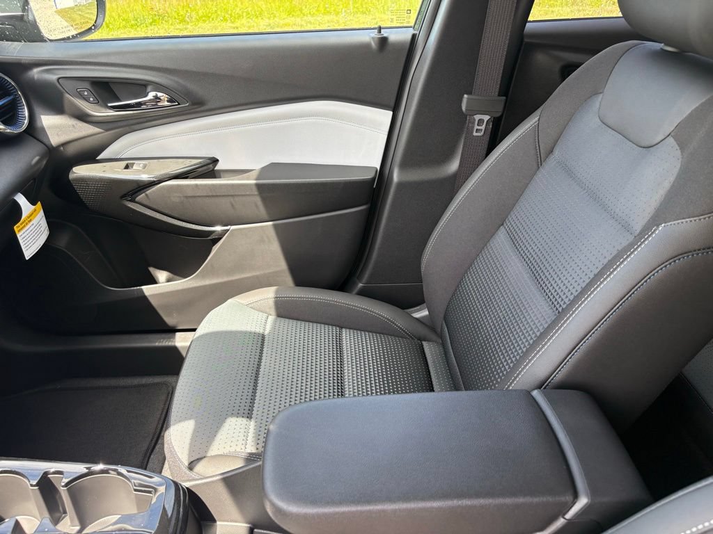 2026 Chevrolet Trax LT - Photo 15