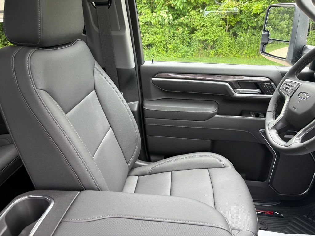 2026 Chevrolet Silverado 2500 HD LTZ - Photo 46