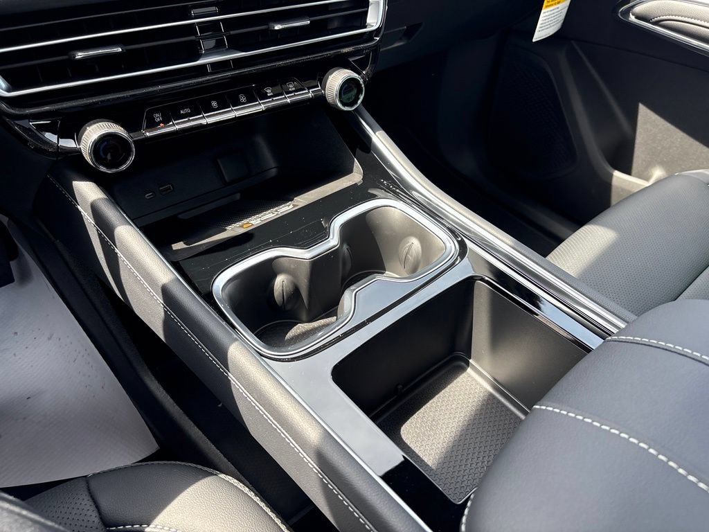 2027 Chevrolet Traverse LT - Photo 24