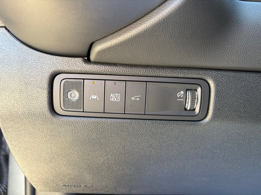 2025 Chevrolet Equinox EV RS - Photo 17