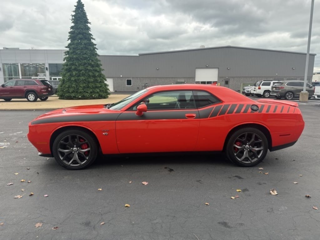 Used 2017 Dodge Challenger R/T Coupe