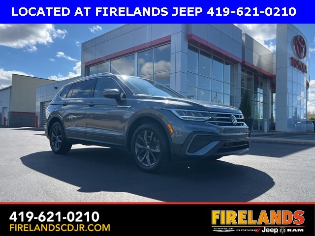 2022 Volkswagen Tiguan SE's photo