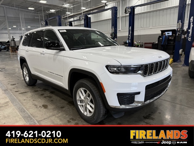 2025 Jeep Grand Cherokee L Laredo's photo