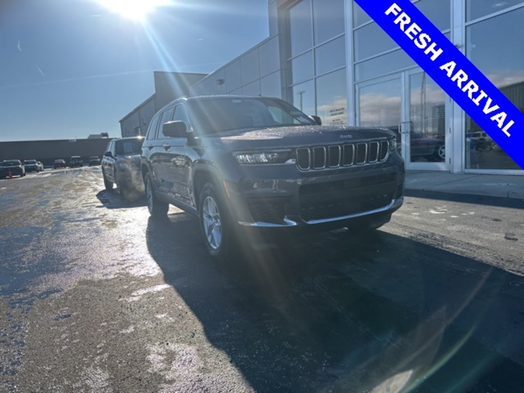 Used 2024 Jeep Grand Cherokee L Laredo SUV