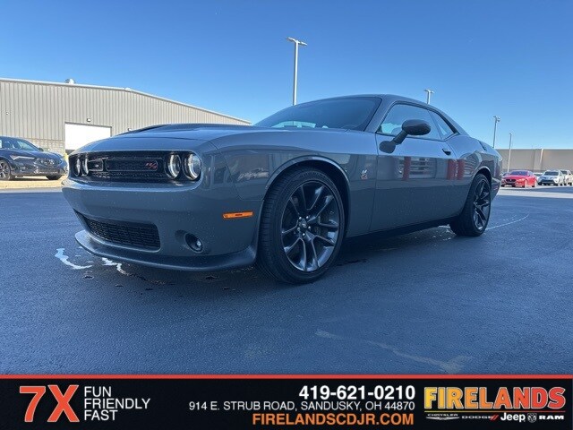 2023 Dodge Challenger R/T Scat Pack photo 3