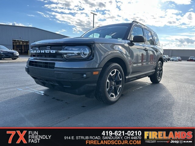 2021 Ford Bronco Sport Outer Banks photo 2