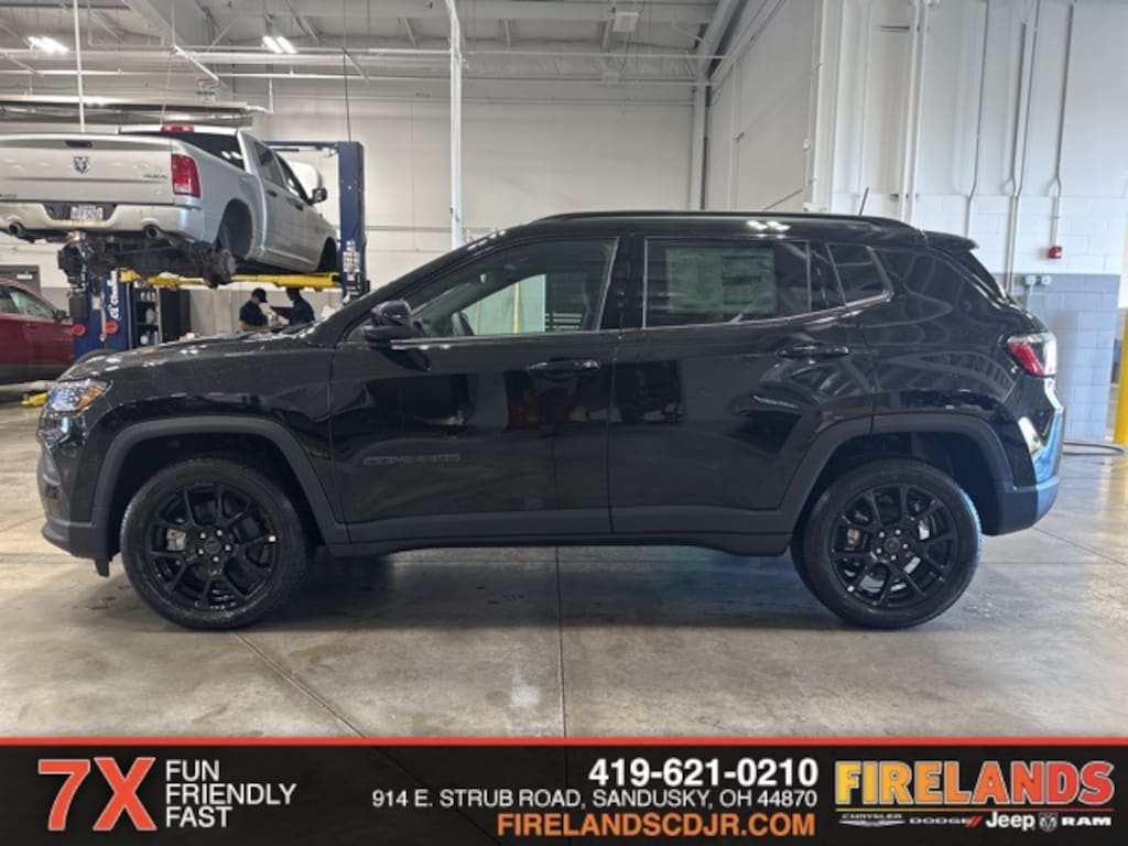 New 2025 Jeep Compass Latitude Sport Utility