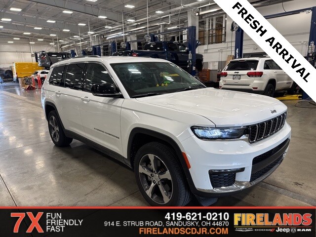 2023 Jeep Grand Cherokee Limited photo 3