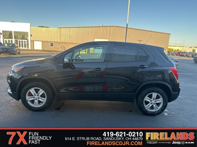 2022 Chevrolet Trax LS photo 4