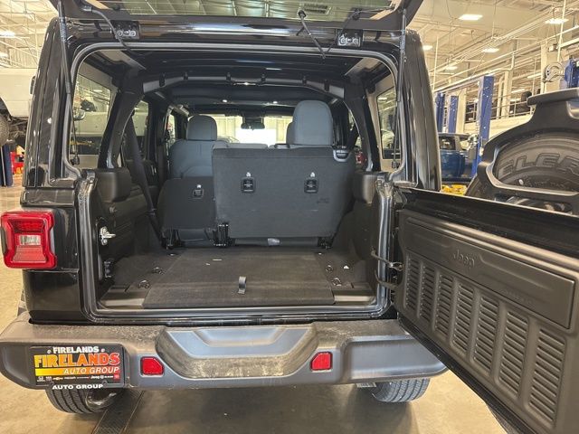 2025 Jeep Wrangler 4-Door Sahara - Photo 5