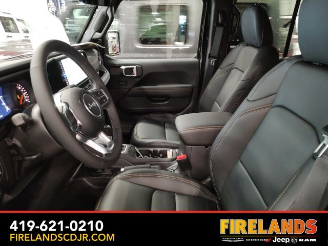 2025 Jeep Wrangler 4-Door Sahara - Photo 15