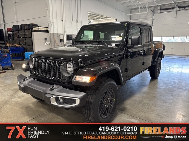 2026 Jeep Gladiator Sport S's photo