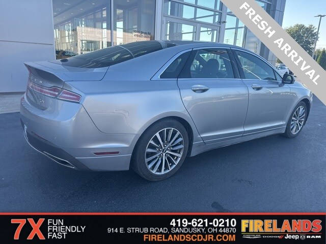2020 Lincoln MKZ Standard photo 2