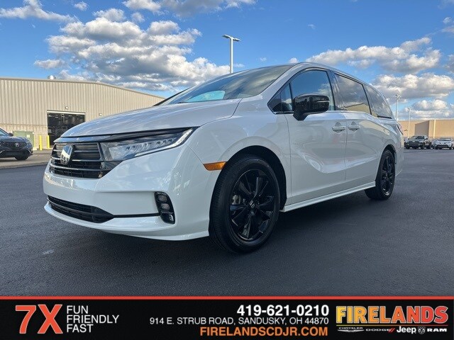 2024 Honda Odyssey Sport photo 3