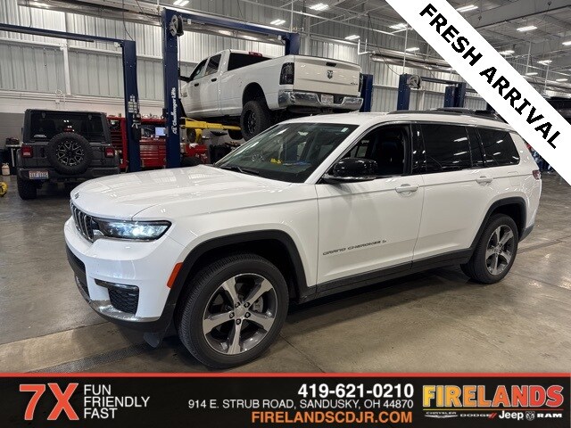 2023 Jeep Grand Cherokee Limited photo 2