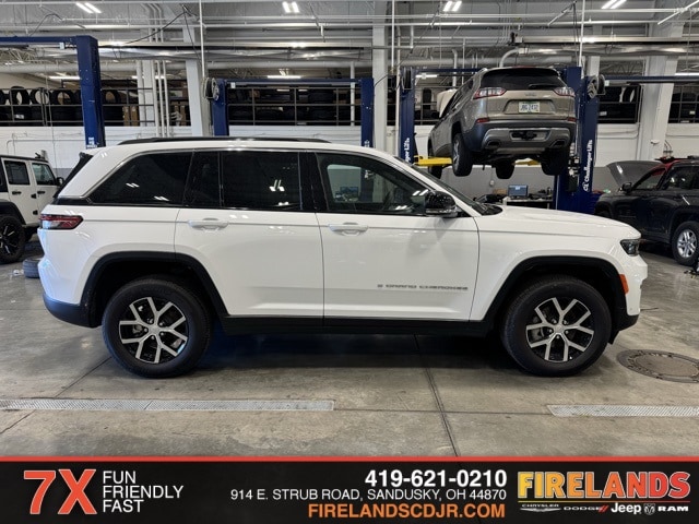 2024 Jeep Grand Cherokee Limited photo 3
