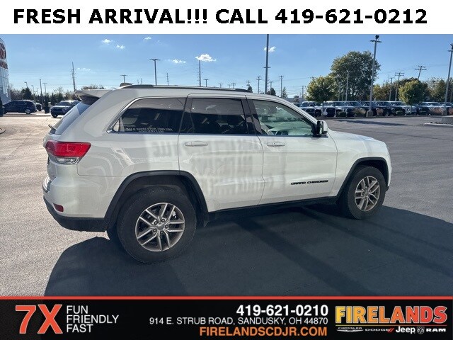 2017 Jeep Grand Cherokee Laredo photo 3