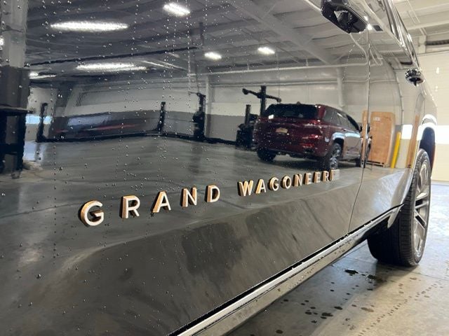 2025 Jeep Grand Wagoneer Series III - Photo 7