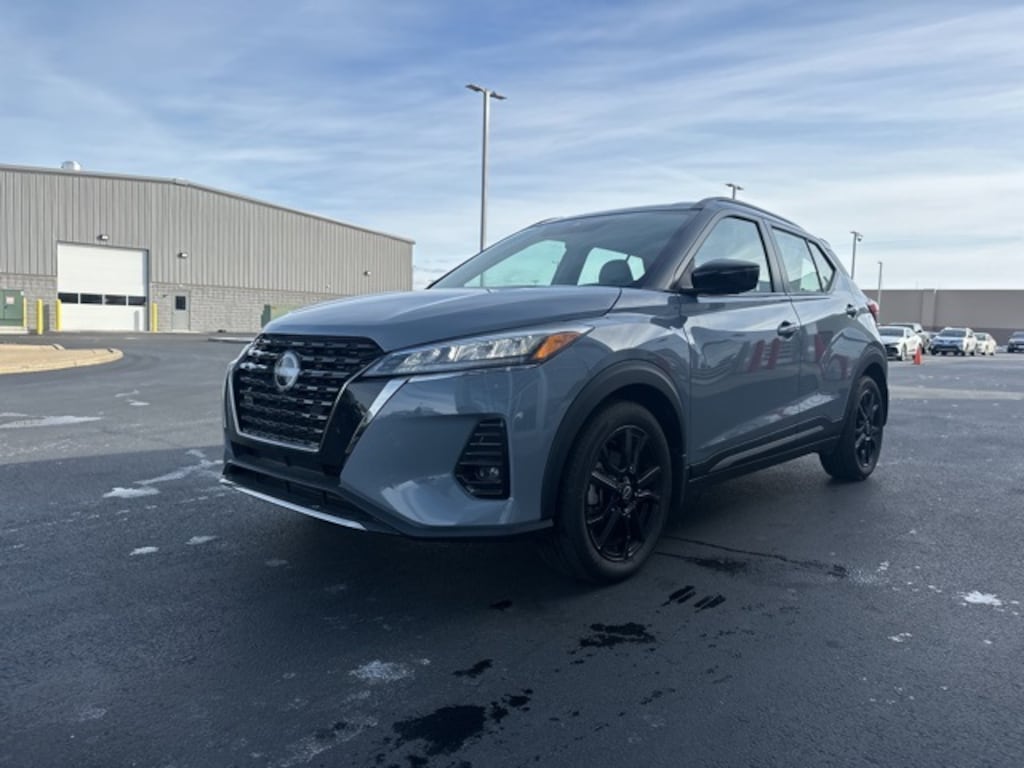 Used 2023 Nissan Kicks SR SUV