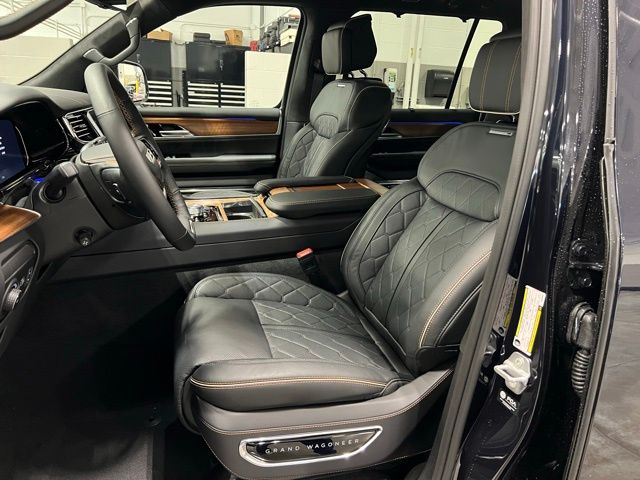 2025 Jeep Grand Wagoneer Series III - Photo 8