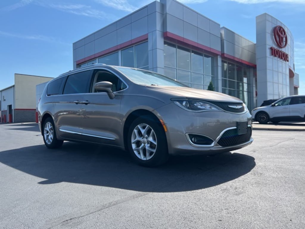 Used 2017 Chrysler Pacifica Touring-L Plus Van