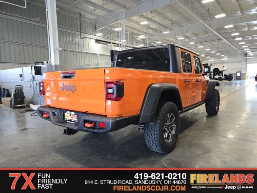 New 2025 Jeep Gladiator Mojave Pickup