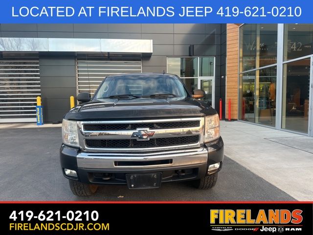 Used 2010 Chevrolet Silverado 1500 LT with VIN 1GCSKSE37AZ141534 for sale in Sandusky, OH