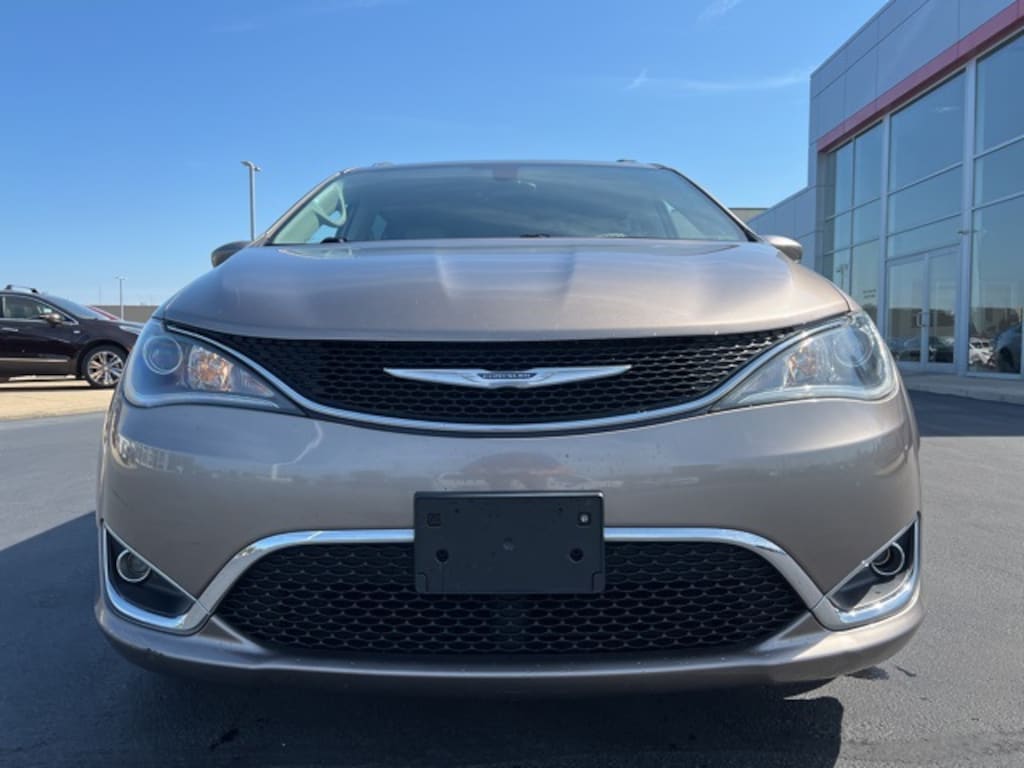 Used 2017 Chrysler Pacifica Touring-L Plus Van