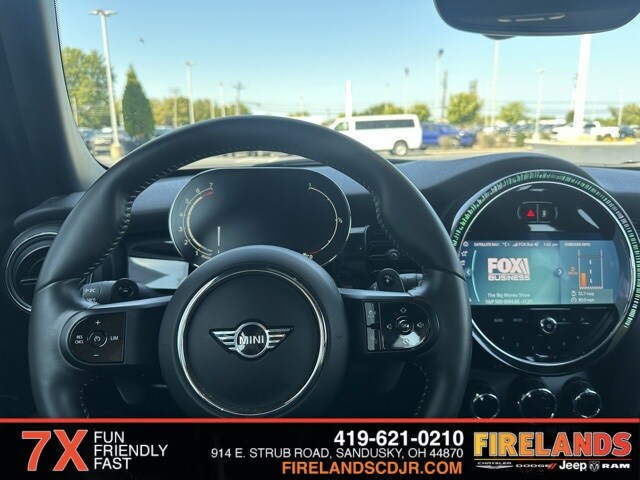 2023 Mini Cooper 4 Door Hardtop S photo 3