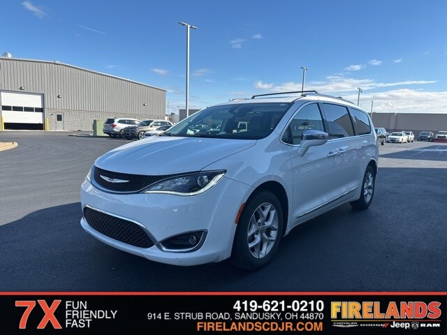 2020 Chrysler Pacifica Limited photo 3