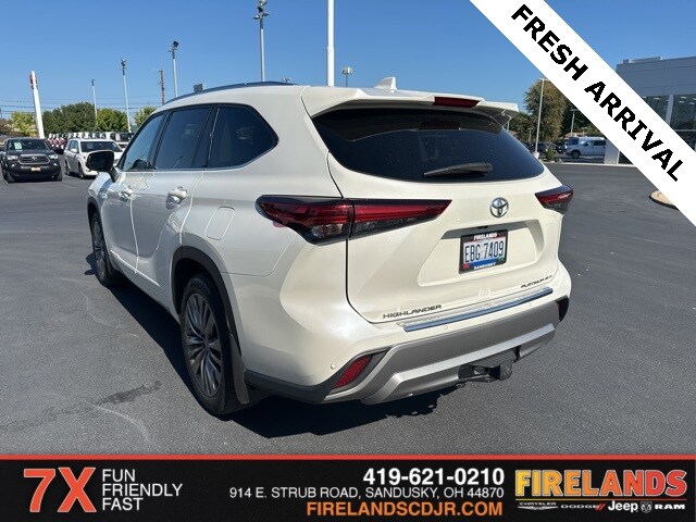 2021 Toyota Highlander Platinum photo 4