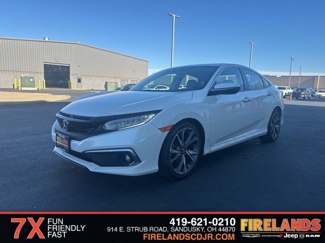 2019 Honda Civic Touring photo 3