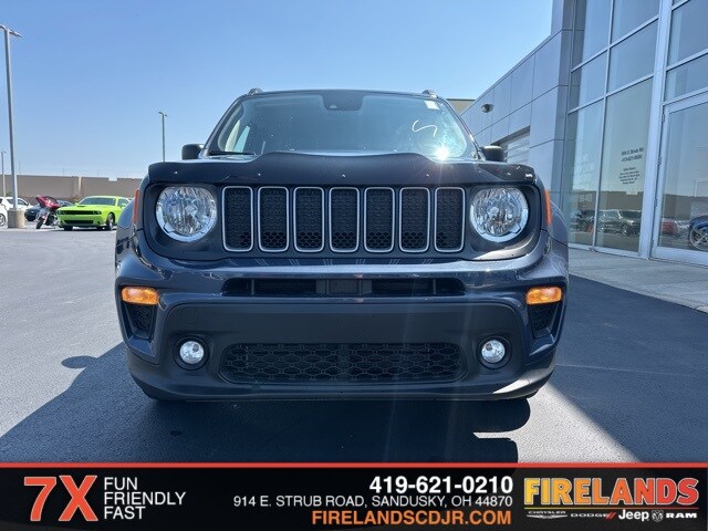 2022 Jeep Renegade Latitude photo 2