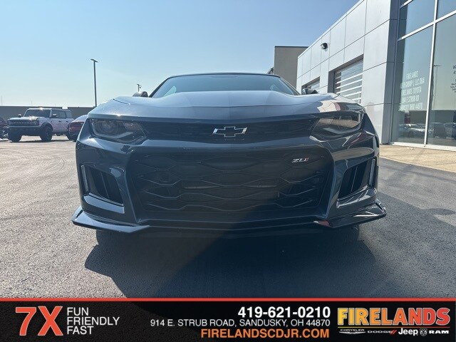 2023 Chevrolet Camaro ZL1 photo 2
