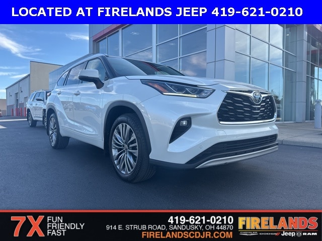 2021 Toyota Highlander Platinum's photo