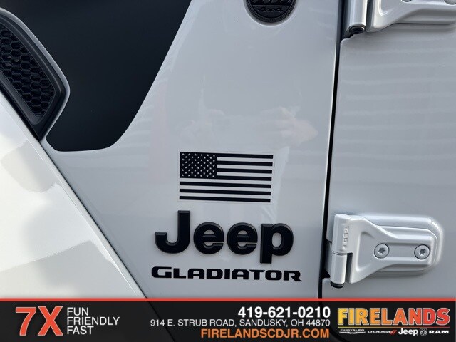 2023 Jeep Gladiator Sport photo 4