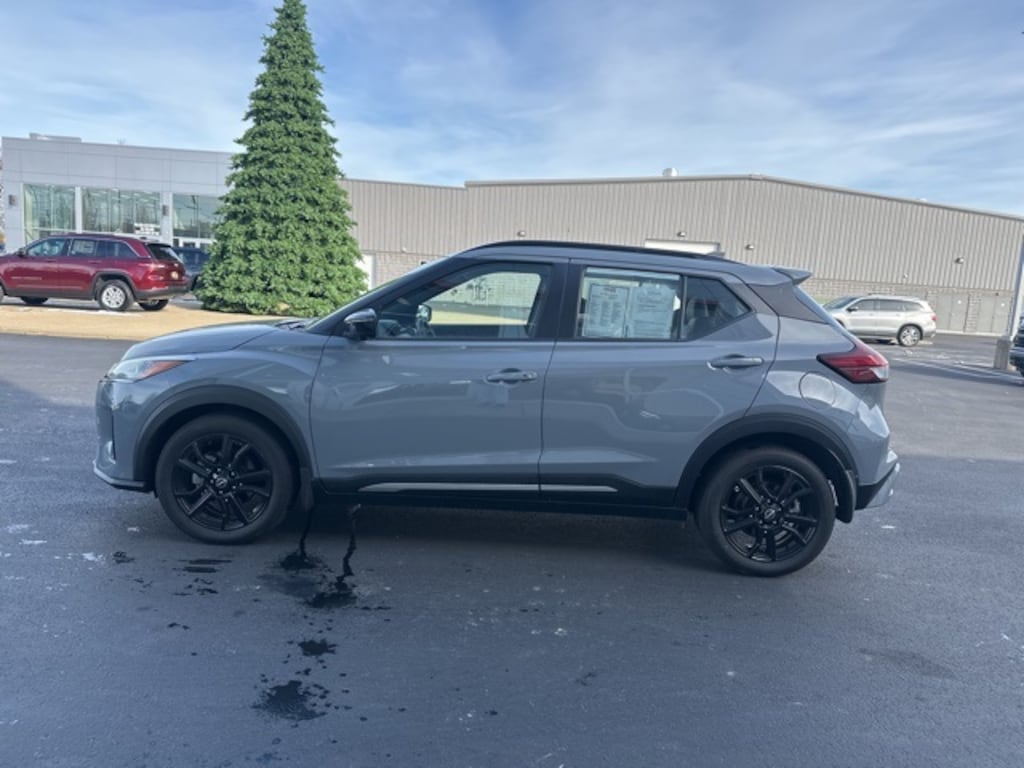 Used 2023 Nissan Kicks SR SUV