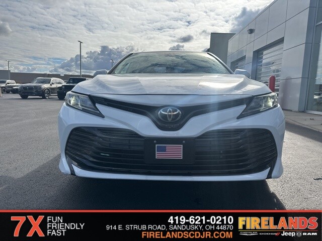 2019 Toyota Camry L photo 2