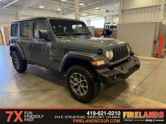 2025 Jeep Wrangler 4-Door Sport S's photo