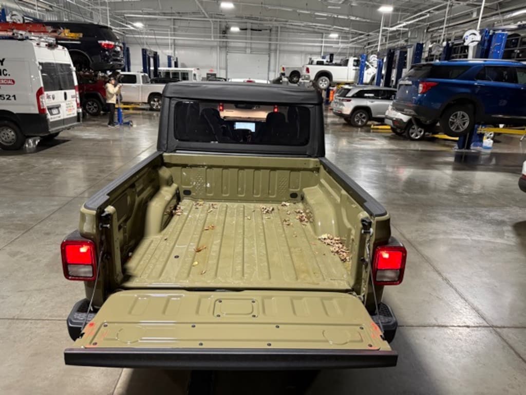 New 2026 Jeep Gladiator Sport Pickup