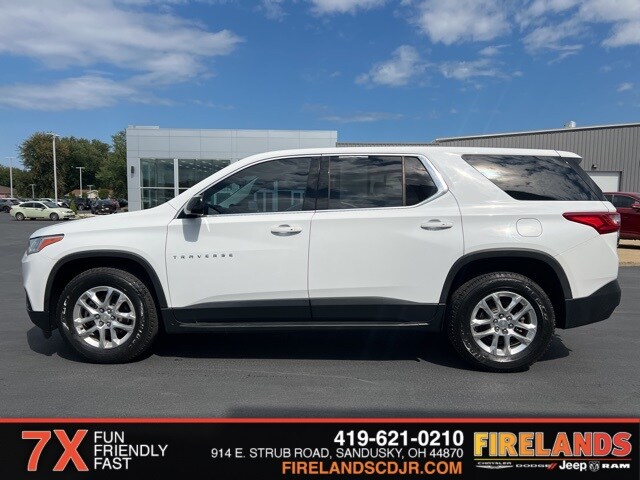 2018 Chevrolet Traverse 1LS photo 2