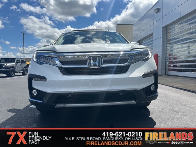 2021 Honda Pilot Touring photo 2