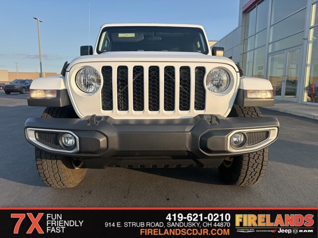 2021 Jeep Gladiator Sport photo 2