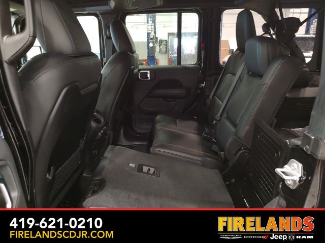 2025 Jeep Wrangler 4-Door Sahara - Photo 19