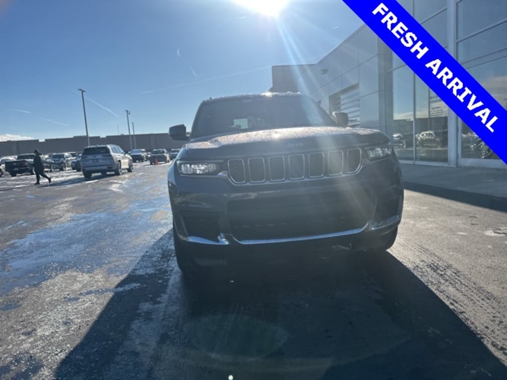 Used 2024 Jeep Grand Cherokee L Laredo SUV