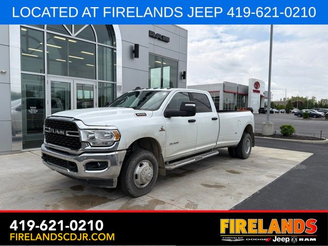 2024 RAM 3500 Big Horn 4X4 Crew Cab LWB's photo