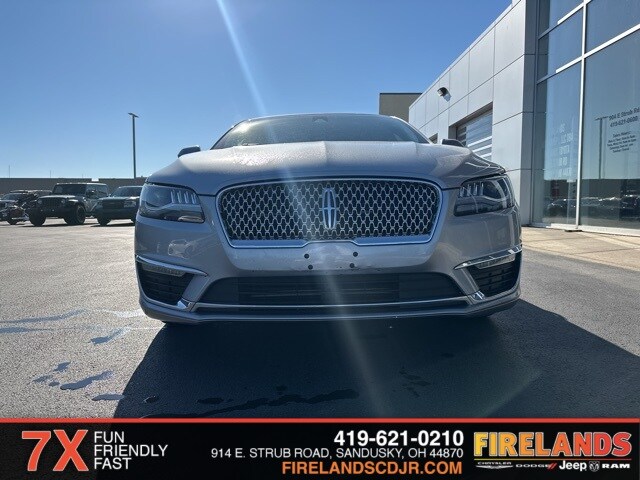 2020 Lincoln MKZ Standard photo 2