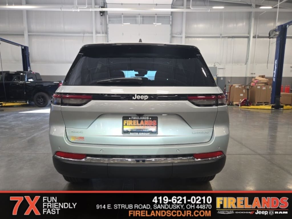 New 2025 Jeep Grand Cherokee Laredo Sport Utility